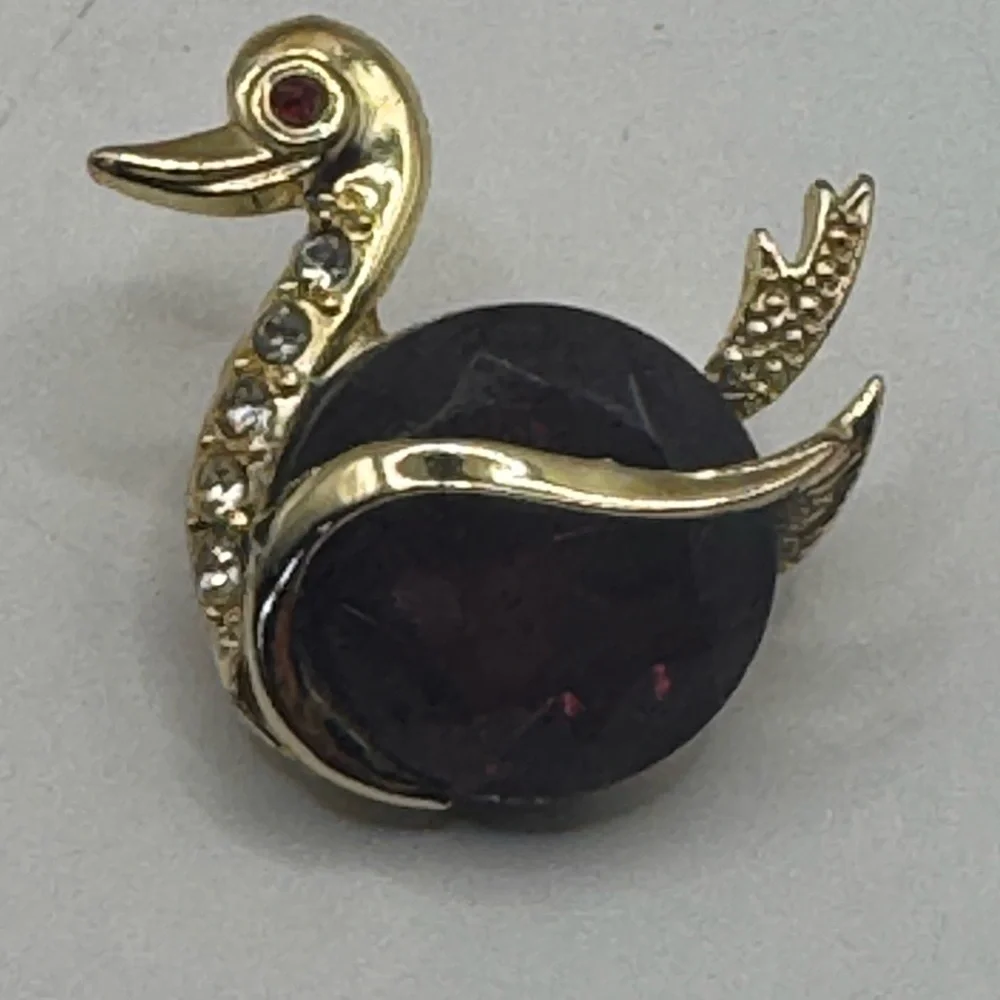 Vintage Purple Rhinestone Swan Goose Duck Shaped Bird Brooch Lapel Pin, Retro